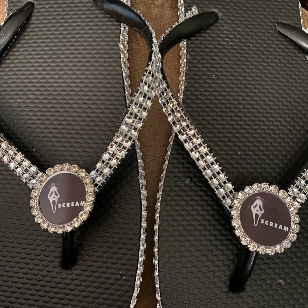 Scream Flip Flops - image 1